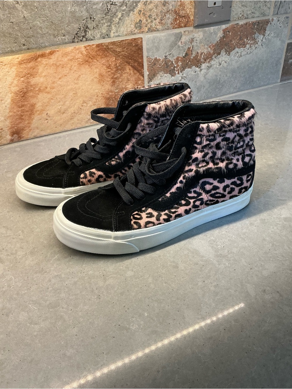 Vans “off the wall” Women’s High-Top Leopard Print Tan & Black Sneakers